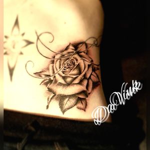 Freehand 1:30 H 😎 #skinartmag #tattoos #ink #inked #tattooed #blacktattooing #tattooartist #blackwork #btattooing #blackworkerssubmission #blacktattooart #darkartists #tttsm #blacktattoomag #blackworkers #onlyblackart #inkedmagazine #inkedmag #realistictattoo #rose #rosetattoo #stayinkwithdavink #amazingink #freehand #tattoo #formink #blxckwork 