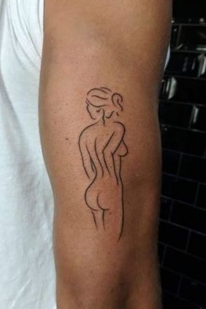 “The naked woman’s body is a portion of eternity too great for the eye of man”.Tattoo by Rio at Kamikaze Tattoo Canggu.Bookings and information:kamikazetattoostudios@gmail.comWA:+62(0)82235144760.#kamikazetattoostudio #bali #canggu #kuta #gili #gilitrawangan #tattoos #balitattoo #balitattoostudio #balitattooshop #finelines #blacklines #blackwork #finelineart #woman #nakedbody