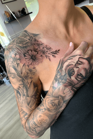  #Lostgardentattoo #tattoo #tattoos #ink #inked #linework #silverbackink #realismtattoo #bngtattoo  #tattoosofinstagram #tattoolife #tattooart #tattoodesign #tattooartist #fkirons #stencilstuff #tattooist #killerink #uktta #uktattooartist #essex 