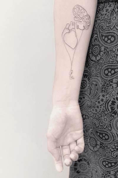 #drawing #tattooed #life #tattooartist #sketch #top #project #women #minimaltattoo #tattooflash #tattoomodel #singleline #mini #art #nature #artist #minimal #liner #DESIGNER #heart #outline #tattooing #minimalism #woman #equilibrio