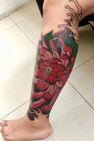 Chrysanthemum leg sleeve tattoo