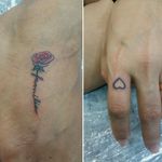Tatuagens artísticas , pequenas , flor e coração 