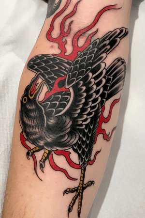 Crow tattoo done in freehand! #freehand #traditional #oldschool #crow #carlosuman