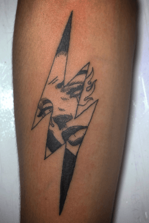 Tattoo black work, feita em 1h30, desenho trazido pelo cliente.