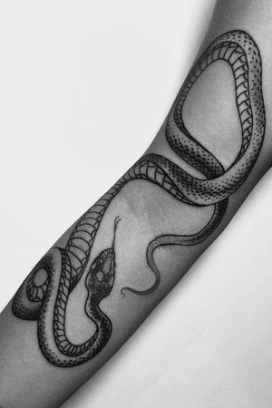 Snake #snaketattoo #snake #blackwork 