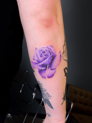 Recent rose i did under the elbow. #rose #roses #flower #floral #filigree #gemstones #gems #jewels #inked #tattoodesign #tattoodesigns #realism #inkedgirls 