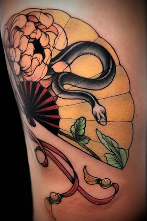 Original Design. #neonouveau #artnouveau #artnouveautattoo #neotradi #neotraditionalworldwide #neotraditionaltattoo #neotradstyle #neotraditional #neotrad #tattooart #japanesefantattoo 