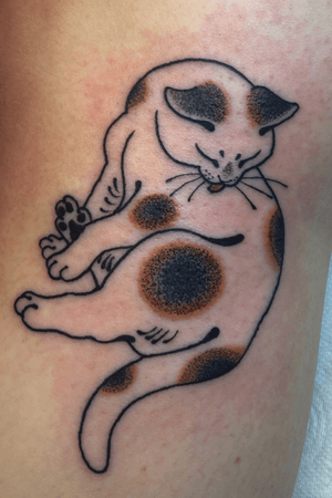 A variation on one of my cats from my flash from today. Always happy to make little additions to your skin like this fella. Drop me a message 💌....#cat #catsofinstagram #cattattoo #cattattoos #cute #cutetattoos #kawaii #japanesetattoo #irezumi #irezumitattoo #neko #kitty #kittytattoo #traditionaltattoo #traditionaltattoos #traditionaljapanesetattoo #luckycat #blackdogtattoos #dotworktattoo #vegantattoo #norwichtattoo #norwichtattooist #girlytattoos #girltattoo #irezumicollective @kittytattoos