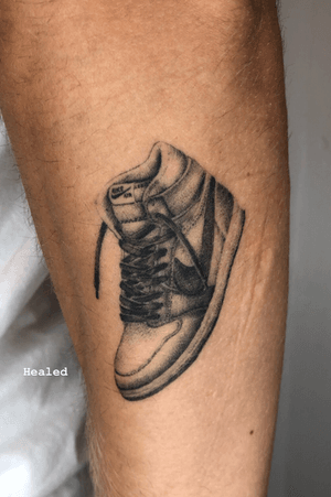 Healed sneaker