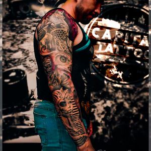 Así queda una increíble manga 🤟😎después de horas de trabajo y varias sesiones!!! Rich Tatto Aguirre . . . . . #richtattooaguirre #fuckingvida #capitaltattoomexico #blackandgrey #ink #inked #tattooed #tattooartist #tattooart #tattoolife #inkedup #inkedgirls #girlswithtattoos #instatattoo #bodyart #tattooist #tattooing #tattooedgirls #blackwork #color #egipto #giza #pyramids #egyptian
