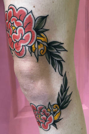 Floral knee hugger 
