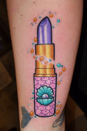 🙂  #fusionink #cheyanne #cheyannehawk #art #artist #artwork #artistsoninstagram #color #colors #prismacolors #tattoo #tattoos #tattooed #tattooedgirls #girlswithink #inkedgirls #ink #inked #inkstagram #colorful #alternative #alternativegirl #tattoolife #tattootherapy #lipstick #lipsticktattoo