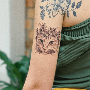 Floral cat customize piece