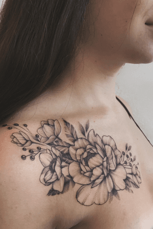 #tattoo #dashashvylytattoo #tattoooftheday #tattooing #whipshading #floraltattoo #peony