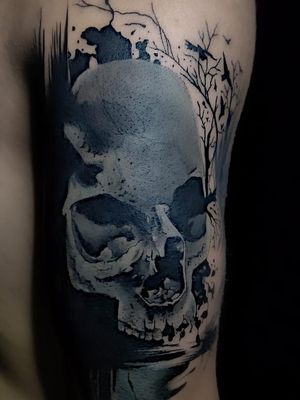Skull tattoo made at Kamikaze Tattoo Studio in Canggu. Bookings and information:📧 kamikazetattoostudios@gmail.com📞 WA:+62(0)82235144760.#kamikazetattoostudio #bali #canggu #blackgreytattoo#kuta #gili #gilitrawangan #tattoos #balitattoo #balitattoostudio #balitattooshop #halfsleevetattoo #blackandgreytattoo 