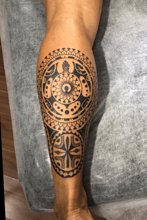 #Tiki #tatau #tattoo #tatuagem #tattoomaori #tattoopolynesian #samoatattoo #tatuagemmaori #polynesiantattoo #maori #tamoko #maoritattoo #tatuagemmaori #tribaltattoo #tattoomarquesan #marquesantattoo 