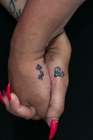 Cute small tattoo , perfect for couples! #rashatattoo #couple #couplegoals #coupletattoos #cutetattoos #smalltattoos #tattooideas #handtattoo #penticton #pentictontattoo #pentictonartist #okanagan #okanagantattoo #okanaganlifestyle