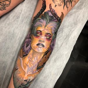 Neotraditional tattoo by Kat Abdy #KatAbdy #neotraditional #fineart #Artnouveau #detailed #painterly #portraits #lady #magic #esoteric #floral #leg