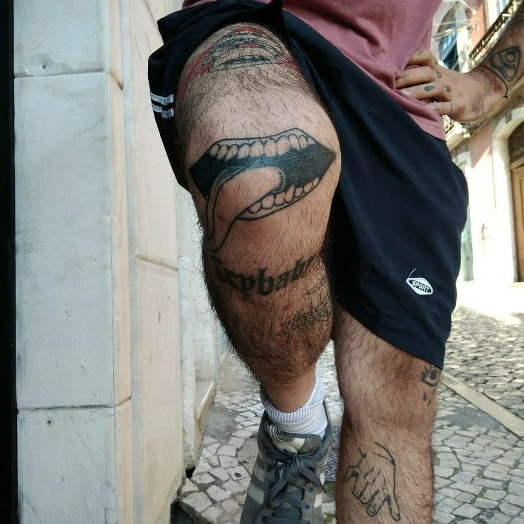 Knee Tattoo Pain How Bad Do They Hurt  AuthorityTattoo