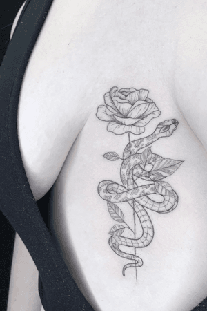 Sternum fineline snake and rose 