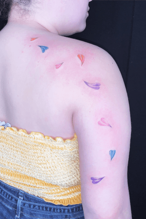 Flower pedals falling from shoulder 