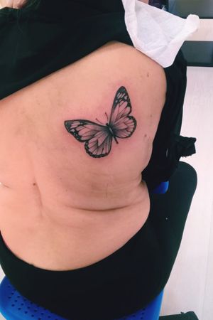 #baterfly #tattooborboleta #tattoofeminina #tattoodelicada #dotspeed #tattoohomenagem #tattooartist #dorarocha #dorarochatattoo 