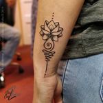 Unalome with Lotus tattoo #tattoo #blackwork #besttattoosindelhi #tattoosforwomen #tattoosforgirls #wheredelhigetsinked #unalometattoo #tattooideaformoms #tattooideas 