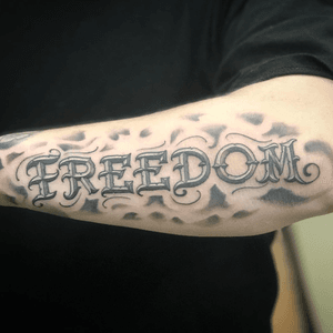 “Freedom”✍🏼For quotes/appointments DM or Email: inkbyjv@gmail.comThank You 🙏🏼 #letteringart#beveled#letters#tattoos#scriptkillas#letterstoliveby#letteringmalandro#fineline#custom#tattoo#dynamicink#tattooloverscare#bishoprotary#aspiredink#califonia#aspiredink#tattooartist#inkbyjv2018#orangecounty#tatuajes#tattoosofinstagram#bestoftheday#instagood