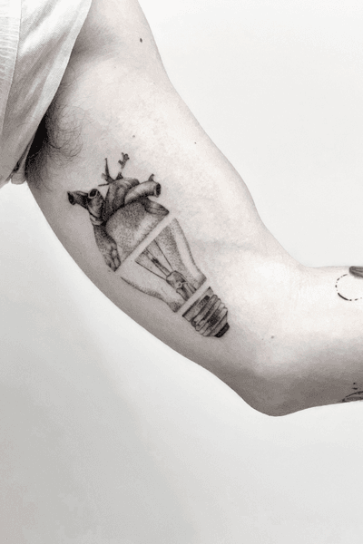 LIGHT BULB b/g tattoo Via Cairoli 30(1ºpiano)Livorno Xinfo:📞0586/1753076 gianlucarondina@hotmail.it #drawing #tattooed #life #tattooartist #sketch #top #project #women #minimaltattoo #tattooflash #tattoomodel #singleline #mini #art #nature #artist #minimal #liner #DESIGNER #light #outline #tattooing #minimalism #lightbulb #heart