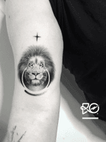 By RO. Robert Pavez • Tiny Animals - Lion • Done in studio Bläcktatuering • 🇸🇪 2019 #engraving #dotwork #etching #dot #linework #geometric #ro #blackwork #blackworktattoo #blackandgrey #black #tattoo #fineline