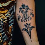 Art Nouveau tattoo by Hey Norte #HeyNorte #artnouveau #ArtNouveautattoo #artnouveuatattoos #fineart #nature #filigree #floral #arm #art #illustrative #painterly