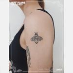🐝 BEE 🐝 . #tattoo #inked #ink #tattoos #art #instagood #love #tattooed #drawing #instagram #tattooist #tattooartist #illustration #blackwork #happy #design #tattoomodel #hinhxamdan #dogsofinstagram #instatattoo #painting #tatuajes #tatts #insta #tattooart #photooftheday #inkedup #hinhxam #tattoosketch #tattooing