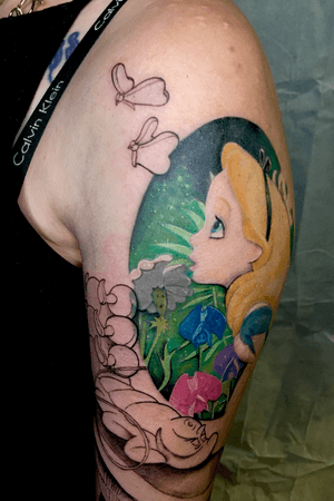 Who doesn’t love Disney lol! More on this beautiful Alice in Wonderland half sleeve. Stay tuned