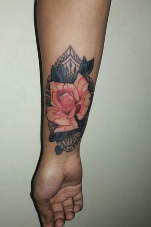 Instagram @diotattooink #watercolor #blackandgrey #Rosa #tattoo #tattooaddict 