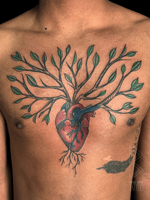 #Anatomicalheart #tree #neotrad #neotraditional #colortattoo #customtattoo 