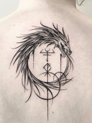 Sketchy Ouroboros with combined runes on Laura#ouroboros #ouroborus #sketchstyle #sketchtattoo #dragontattoo #dragon #rune #runes #runestattoo #blackwork #onlyblackart #onlyblacktattoos #customtattoo #customdesign #circletattoo
