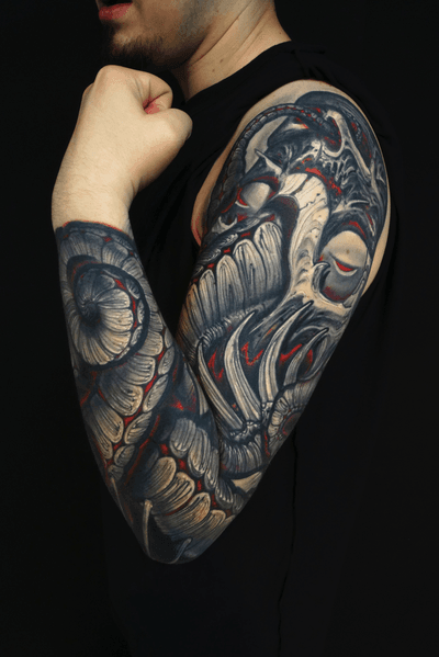 BioArt by Javier Obregon -Barcelona- WWW.JAVIEROBREGON.COM #tattoo #tatuajes #bio #biomech #biomecanico #cyborg #robot #skull #calavera #heavymetal #besttattoo #blackandgrey #dark #darkdesing #barcelona