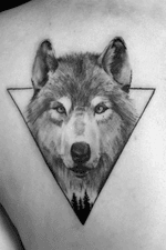 Instagram: @rusty_hst Custom black and gray wolf piece #wolf #blackandgray #blackandgreyrealism #geometric #realism
