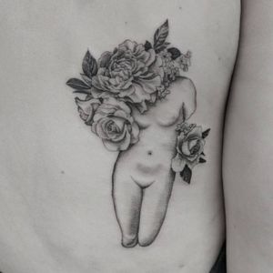 Aphrodite of Cnide On the right side of my back Made in January 2018 in Mtl. 
