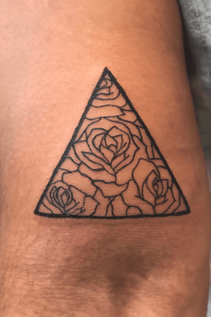 Triangle with roses inside