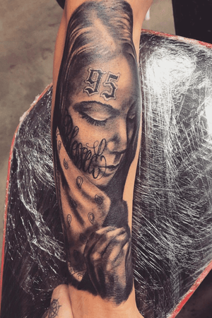 Realism girl with some script done by bigbear_tattoo (instagram) studio: Mad Catz Tattoo