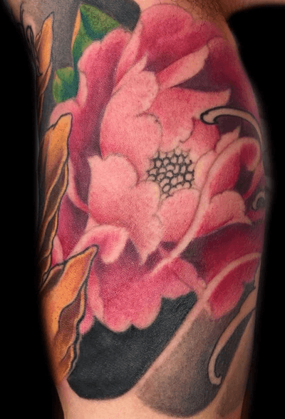 Inner Arm Wrap with a Peony Flower. 