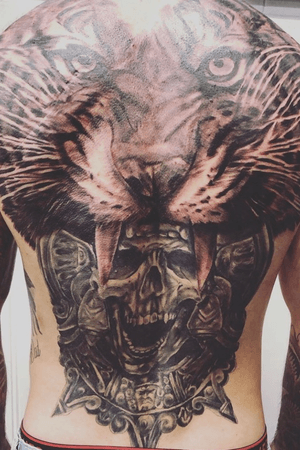 Half healed half fresh back piece done by bigbear_tattoo on instagram 
