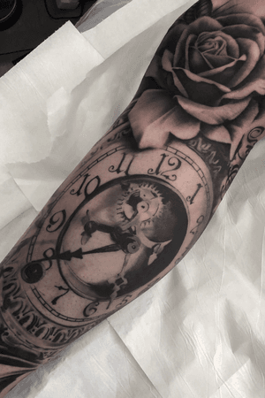 Clock & rose 