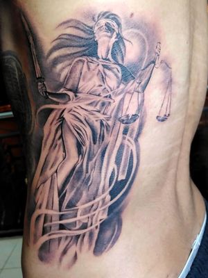 Themis Diosa de la justicia.. Instagram @juanesblest_tattoo 