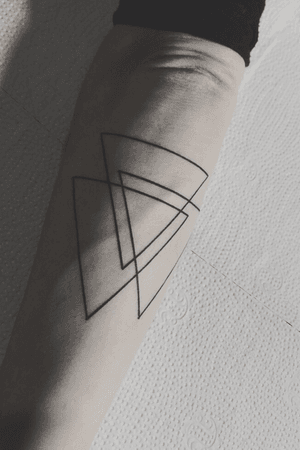Estudo de hoje! ....#tattoobeginner #tattootraining #fineline #geometrictattoos #tattoostudent #tatuadoriniciante