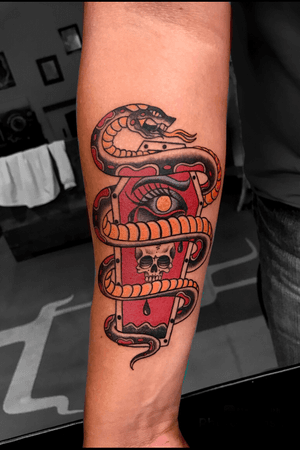 Snake with coffin action  done by @adrianmartinez_art