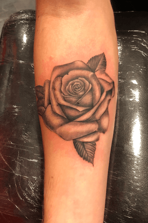 Reaslistic black and gray Rose