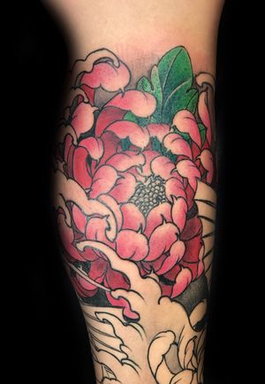 Kiku/chrysanthemum to go along with the background of a Bakegoi/Dragon Koi. 