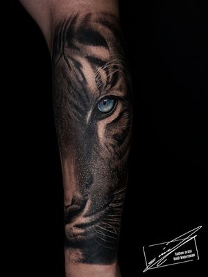 Half tiger sleeve 